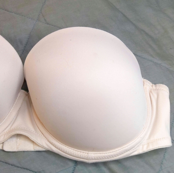 PINK VICTORIA'S SECERT BRA - Picture 3 of 8